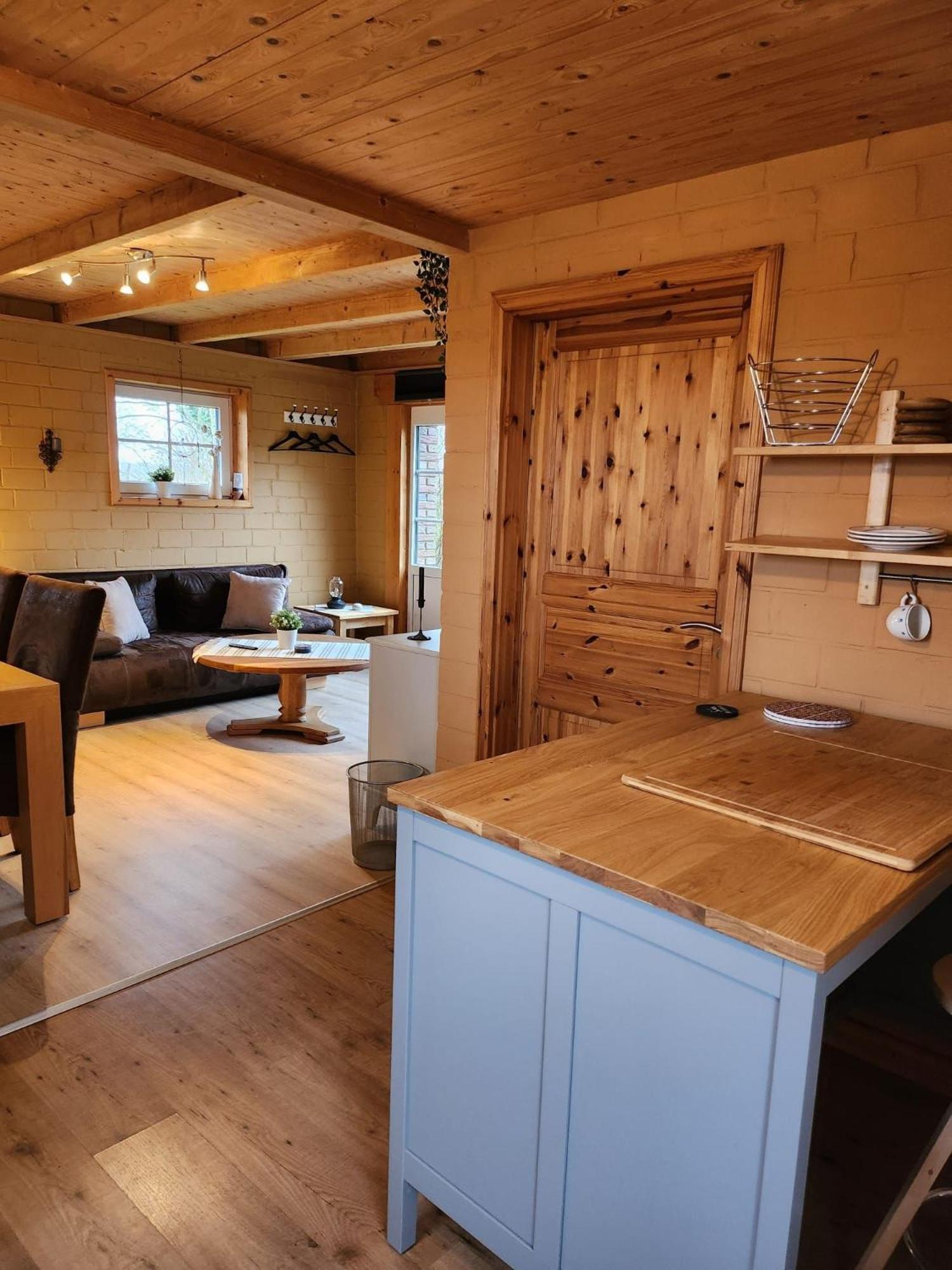 Little Farm House, 25164